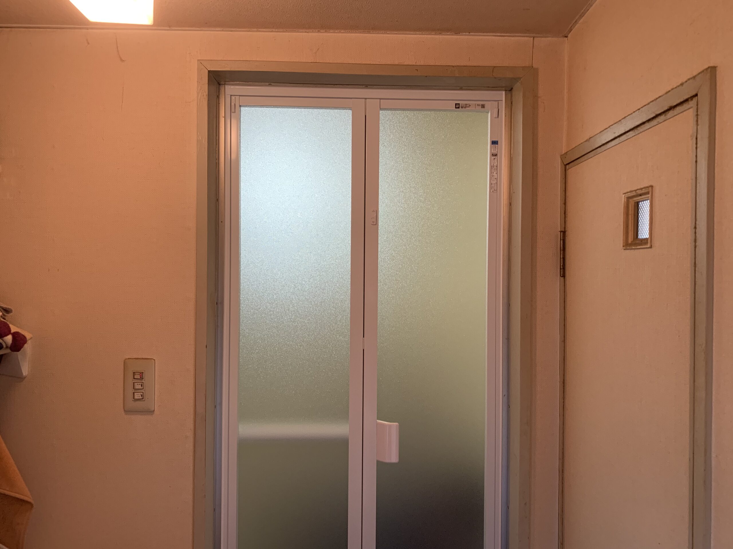 青葉区　錦町　Ｙ様邸　浴室　折り戸　交換（2025.12月施工）